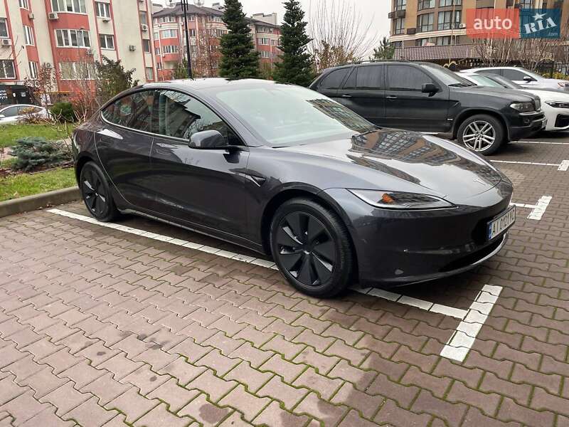 Седан Tesla Model 3 2024 в Києві