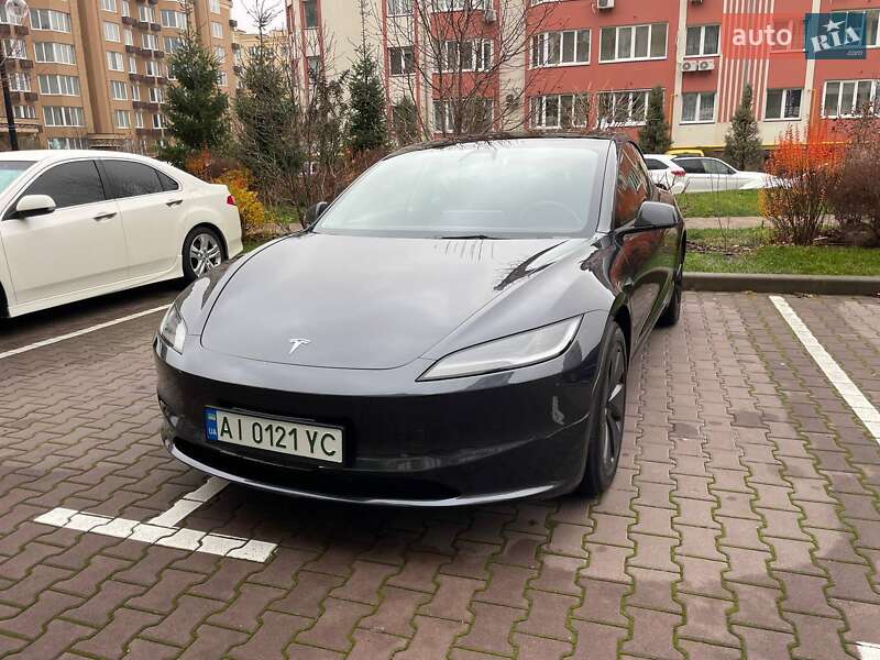 Седан Tesla Model 3 2024 в Києві