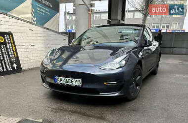 Седан Tesla Model 3 2022 в Львове