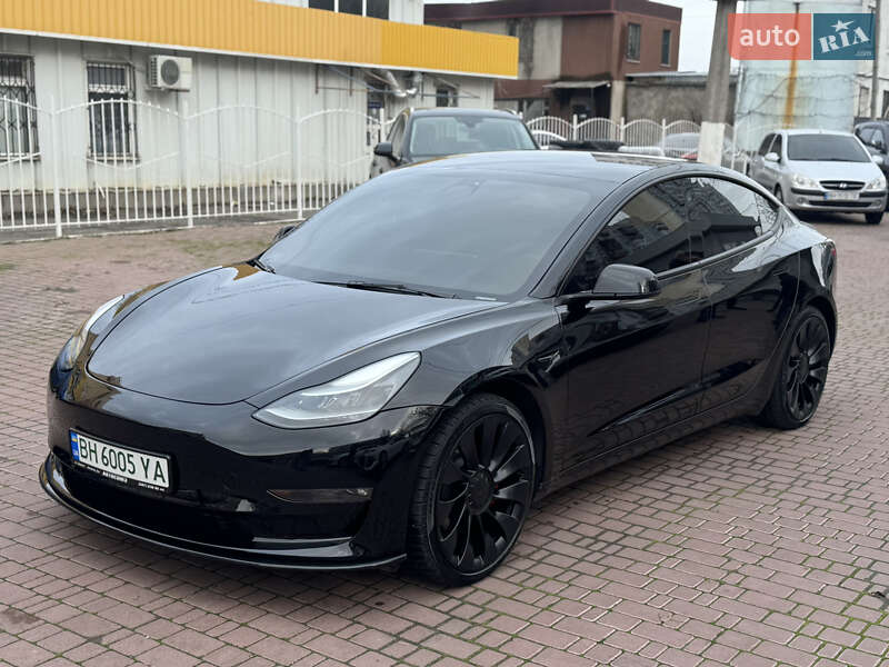Седан Tesla Model 3 2023 в Одессе