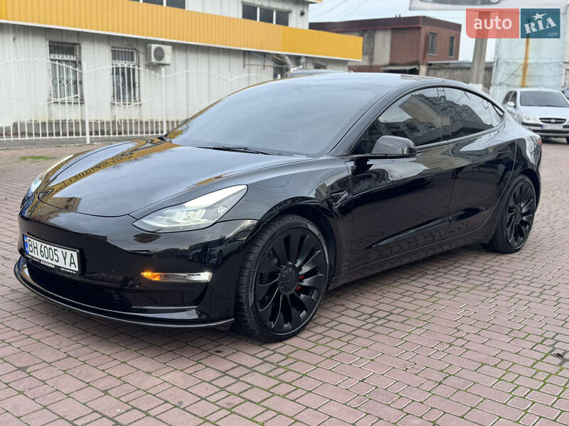 Седан Tesla Model 3 2023 в Одессе