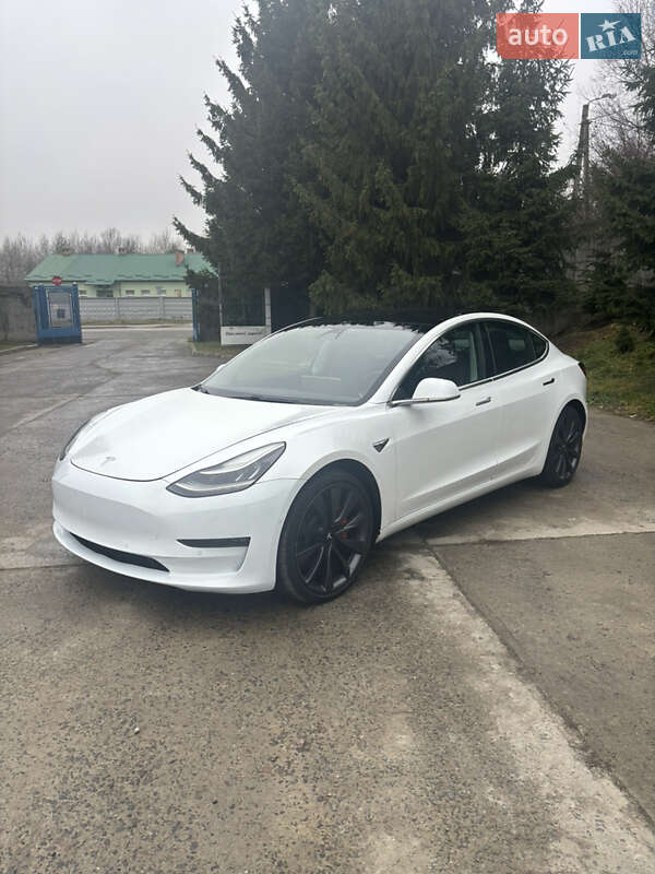Седан Tesla Model 3 2019 в Львове
