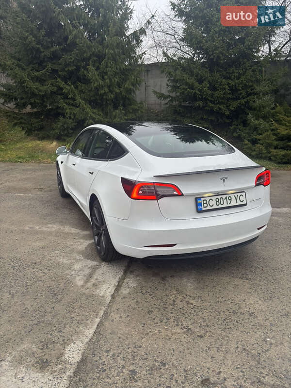 Седан Tesla Model 3 2019 в Львове