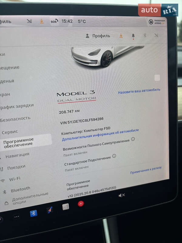 Седан Tesla Model 3 2019 в Львове
