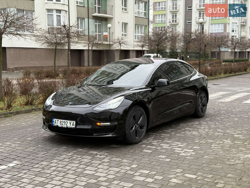 Седан Tesla Model 3 2018 в Ивано-Франковске