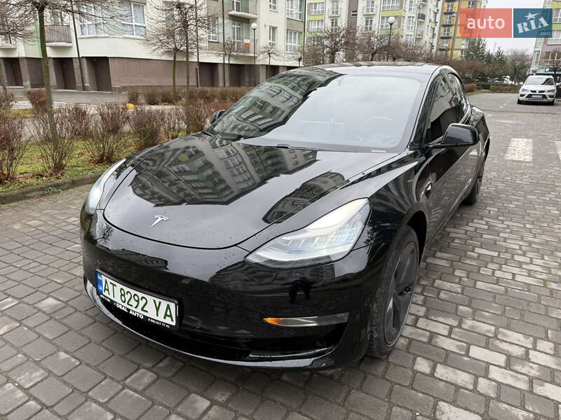 Седан Tesla Model 3 2018 в Ивано-Франковске