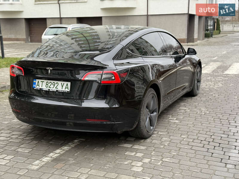 Седан Tesla Model 3 2018 в Ивано-Франковске