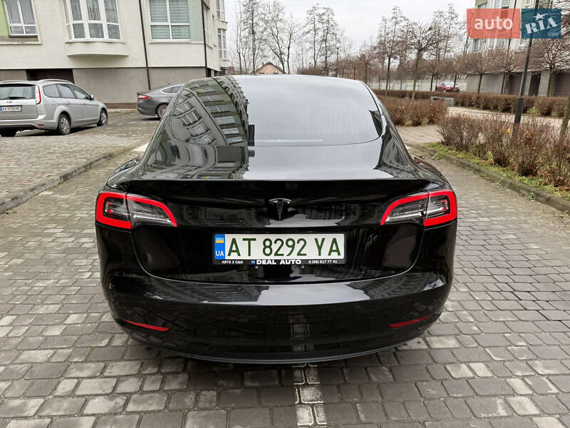 Седан Tesla Model 3 2018 в Ивано-Франковске
