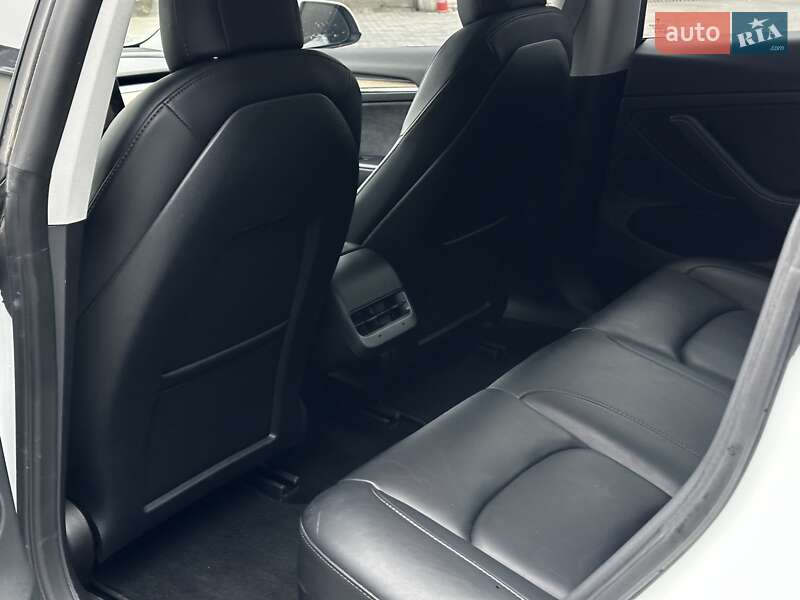 Седан Tesla Model 3 2022 в Львове фото 32 Седан Tesla Model 3 2022 в Львове