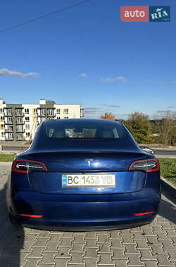 Седан Tesla Model 3 2022 в Львове