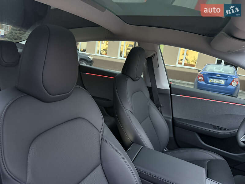 Седан Tesla Model 3 2025 в Днепре фото 25 Седан Tesla Model 3 2025 в Днепре