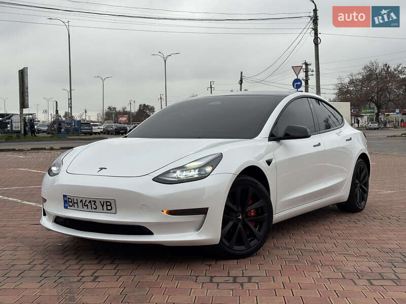 Седан Tesla Model 3 2022 в Одессе