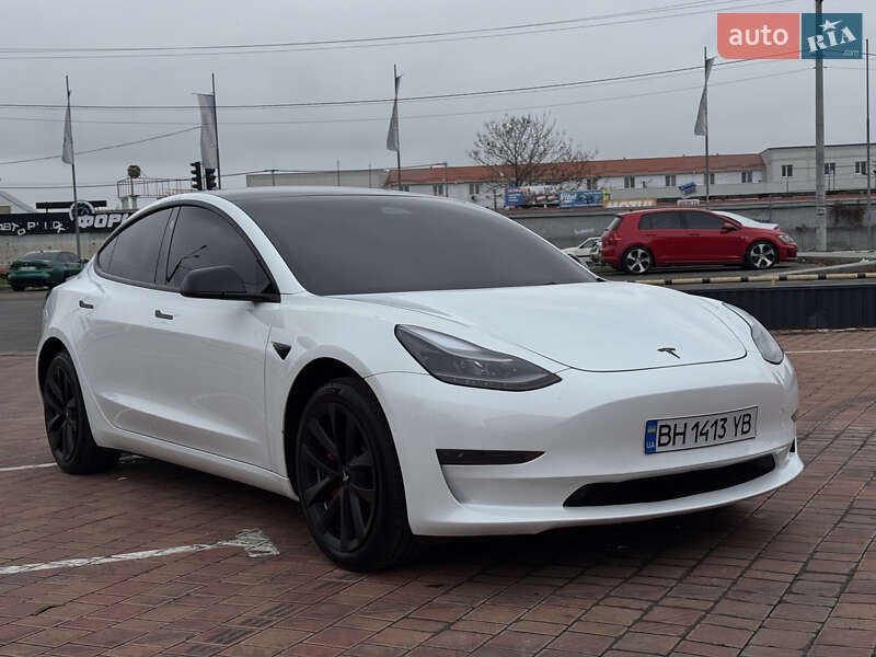 Седан Tesla Model 3 2022 в Одессе