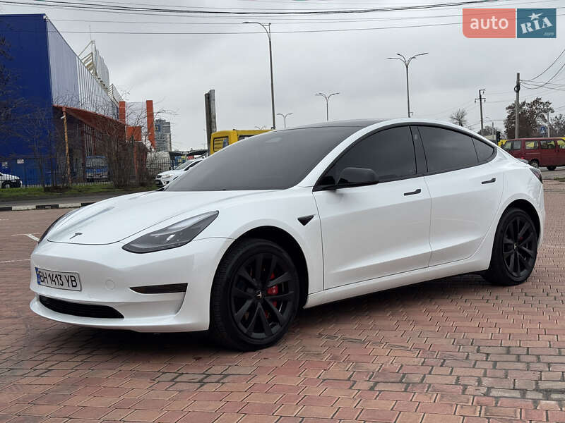 Седан Tesla Model 3 2022 в Одессе