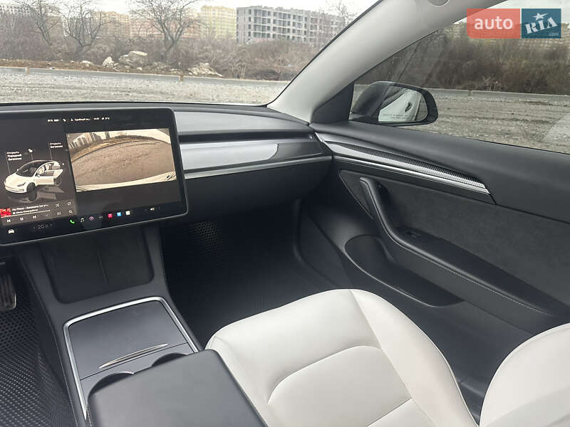 Седан Tesla Model 3 2022 в Киеве
