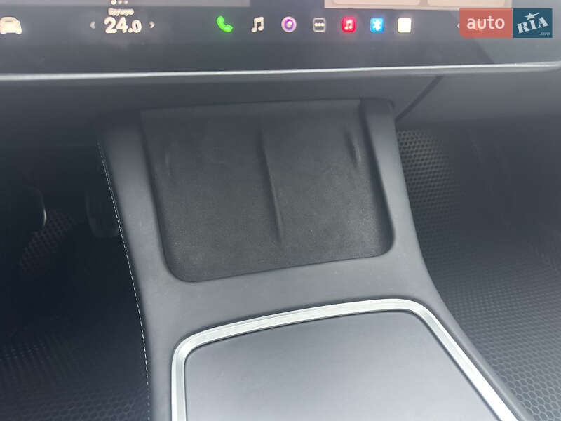 Седан Tesla Model 3 2022 в Киеве