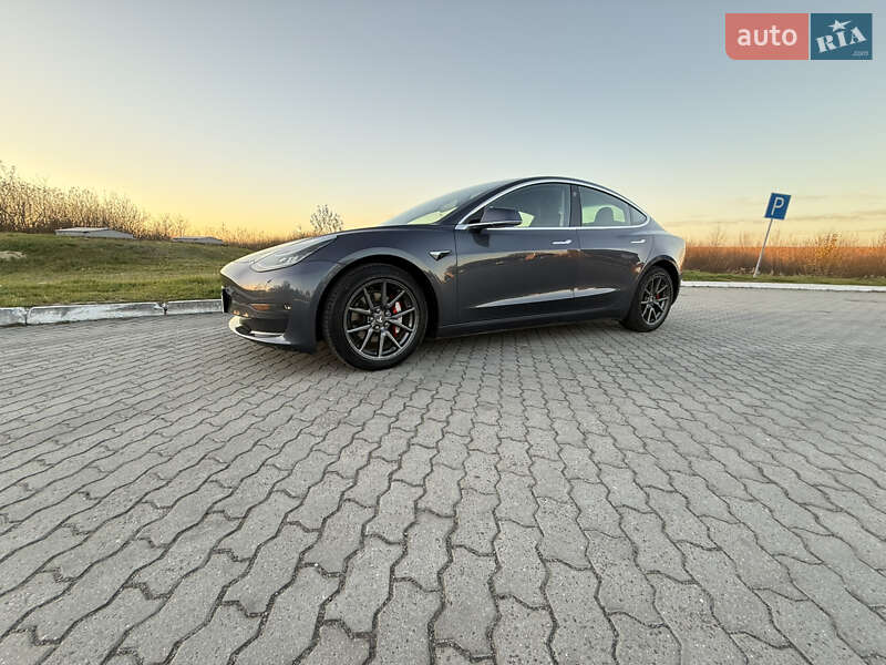 2019 Tesla Model 3, VIN 5YJ3E1EB2KF440451:plate — фото 1 (autoria)