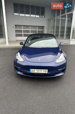 Седан Tesla Model 3 2022 в Днепре