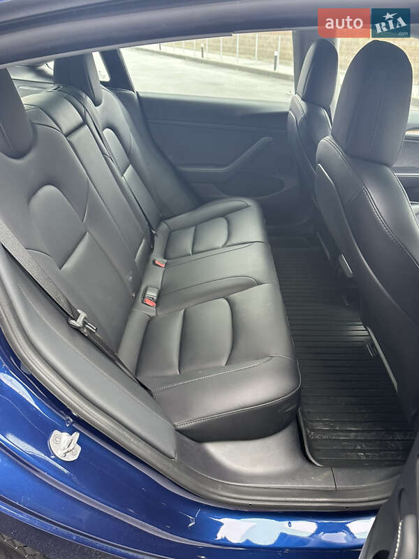 Седан Tesla Model 3 2022 в Дніпрі