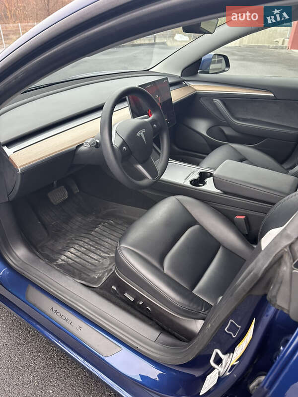Седан Tesla Model 3 2022 в Дніпрі