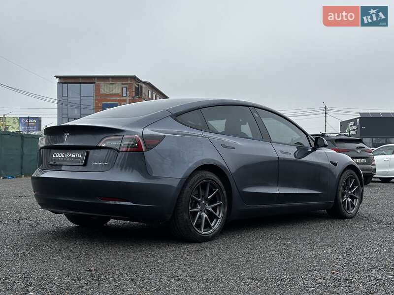 Седан Tesla Model 3 2022 в Львове