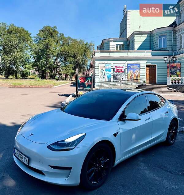 Седан Tesla Model 3 2019 в Тернополе