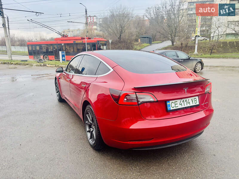 Седан Tesla Model 3 2019 в Черновцах