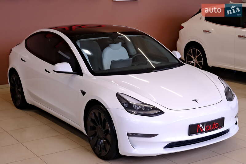 Седан Tesla Model 3 2022 в Одессе