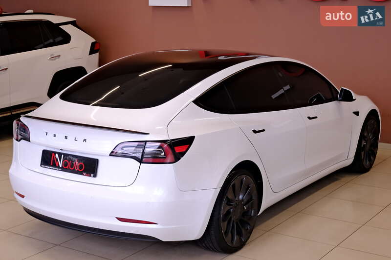 Седан Tesla Model 3 2022 в Одессе