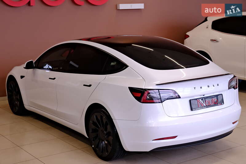 Седан Tesla Model 3 2022 в Одессе