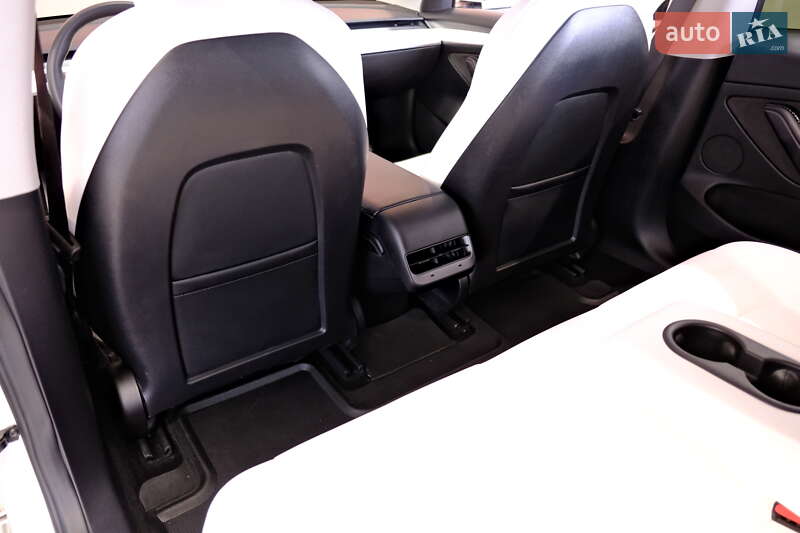 Седан Tesla Model 3 2022 в Одессе