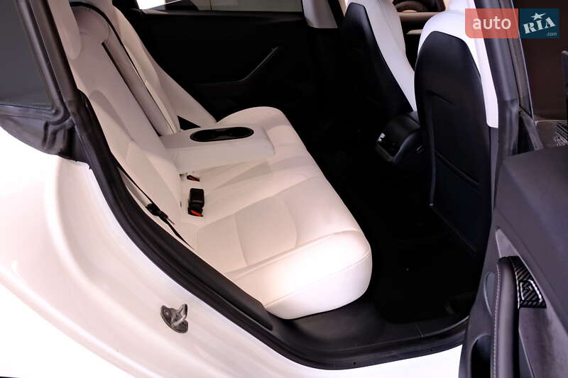 Седан Tesla Model 3 2022 в Одессе