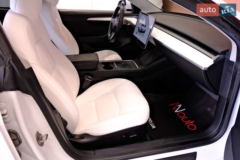 Седан Tesla Model 3 2022 в Одессе