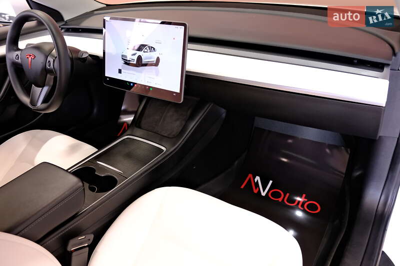 Седан Tesla Model 3 2022 в Одессе