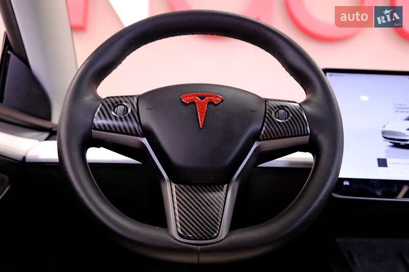 Седан Tesla Model 3 2022 в Одессе
