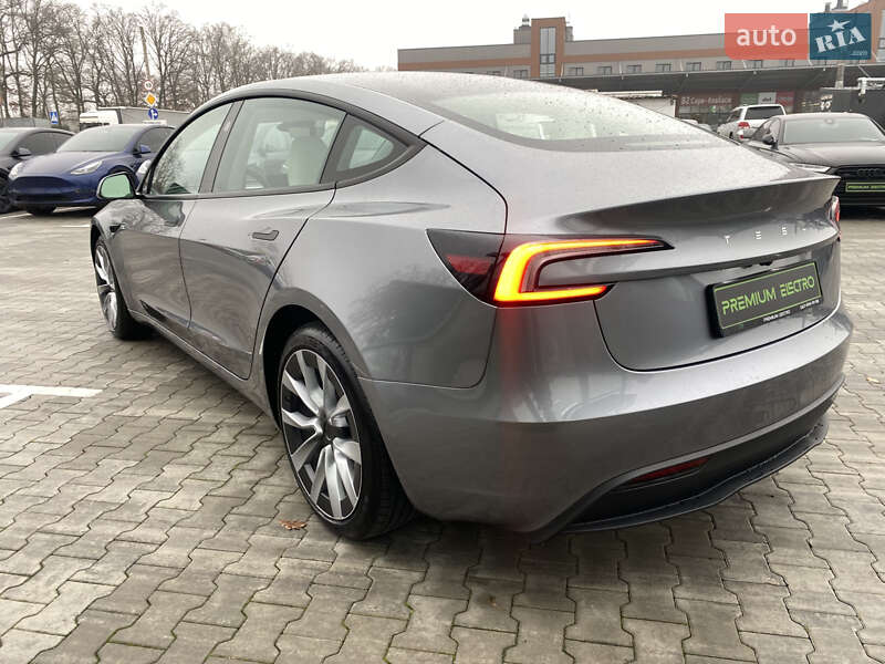 Седан Tesla Model 3 2024 в Киеве