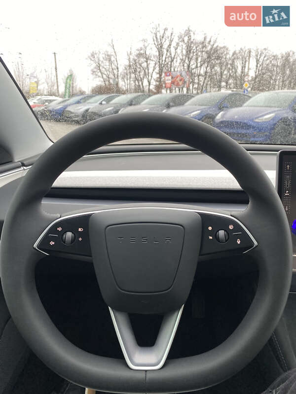 Седан Tesla Model 3 2024 в Киеве