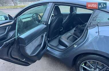 Седан Tesla Model 3 2023 в Чернігові