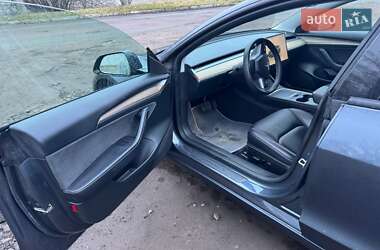 Седан Tesla Model 3 2023 в Чернігові