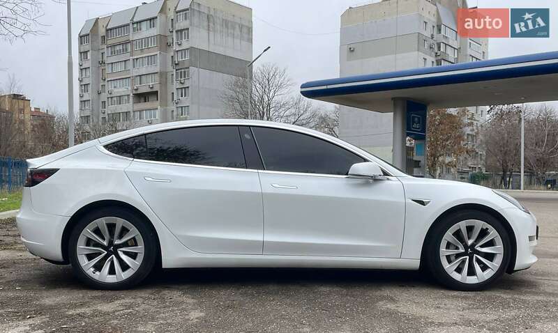 Седан Tesla Model 3 2019 в Николаеве