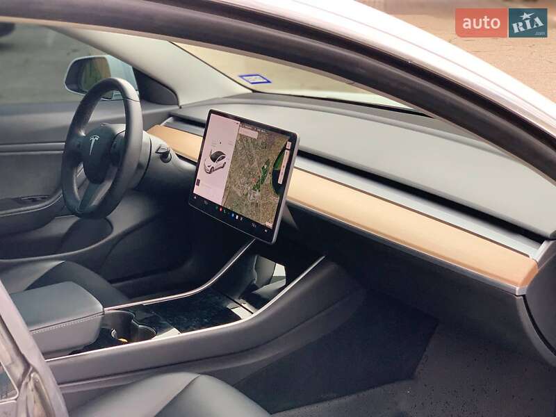 Седан Tesla Model 3 2019 в Николаеве