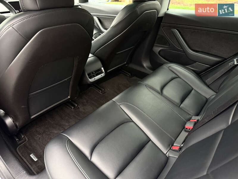 Седан Tesla Model 3 2020 в Днепре