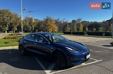 Седан Tesla Model 3 2020 в Києві