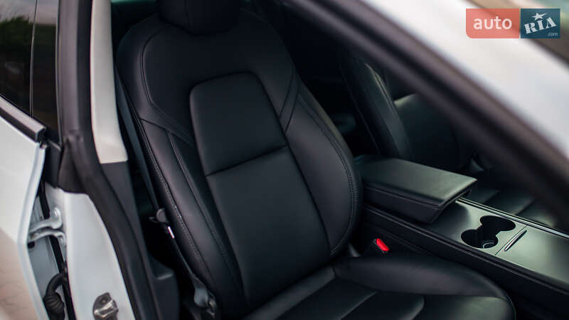 Седан Tesla Model 3 2022 в Черновцах фото 42 Седан Tesla Model 3 2022 в Черновцах