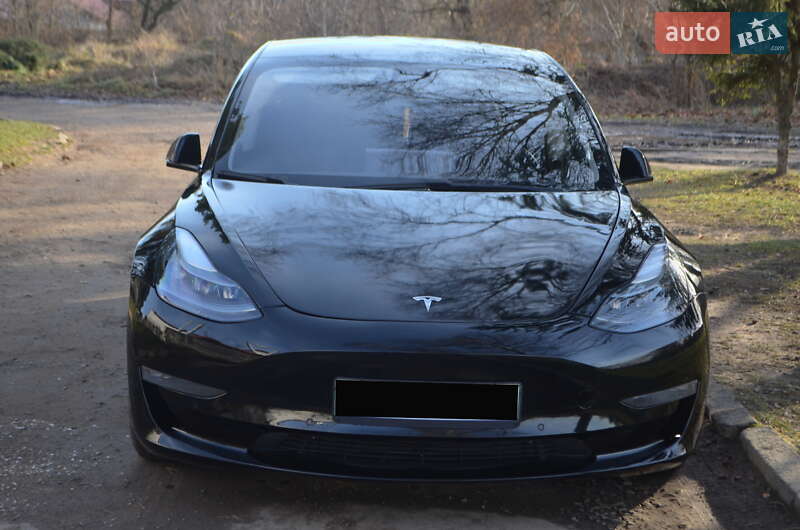 Седан Tesla Model 3 2021 в Трускавце