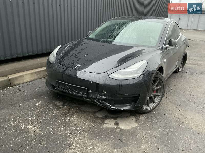 Tesla Model 3 2019