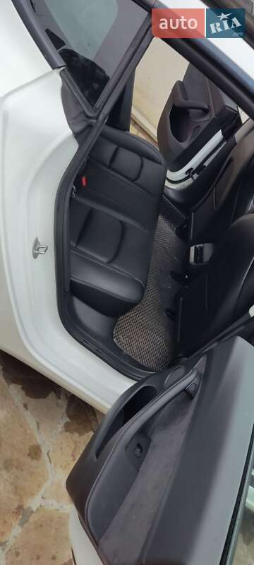 Седан Tesla Model 3 2021 в Тернополі фото 14 Седан Tesla Model 3 2021 в Тернополі