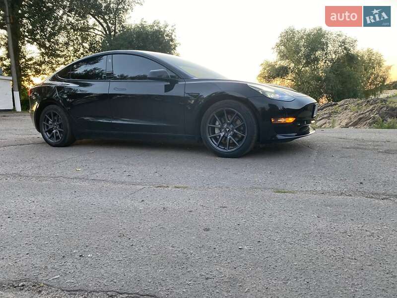 Седан Tesla Model 3 2022 в Киеве фото 4 Седан Tesla Model 3 2022 в Киеве