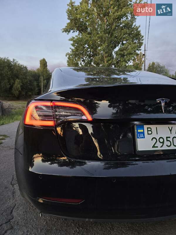 Седан Tesla Model 3 2022 в Кременчуге