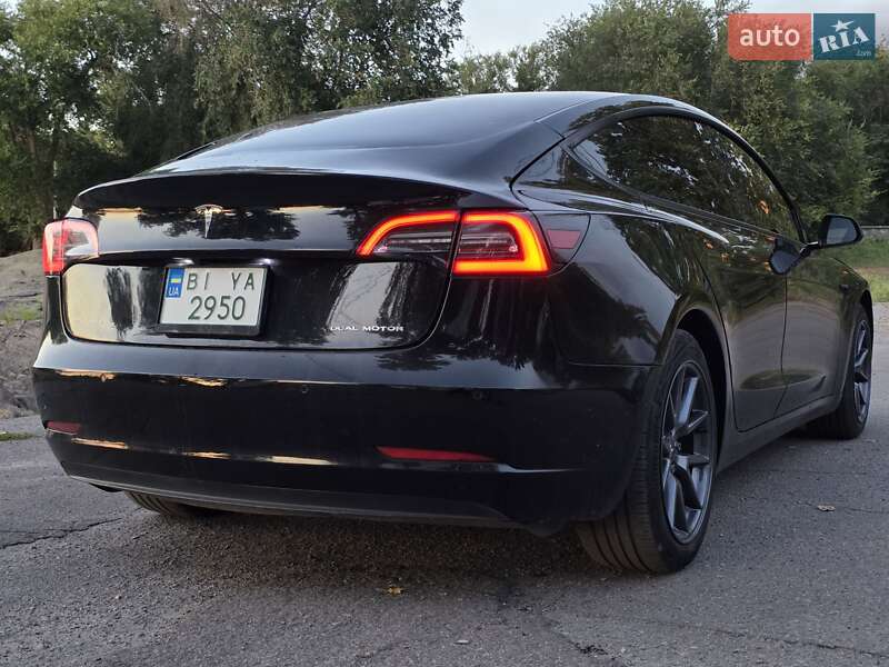 Седан Tesla Model 3 2022 в Кременчуге